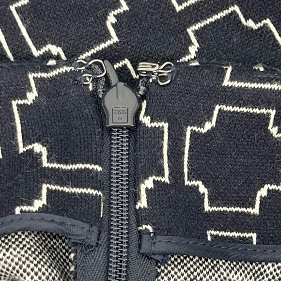 Talbots Blue White Geometric Pattern Back Slit Skirt Size 8 Women's - Picture 5 of 6